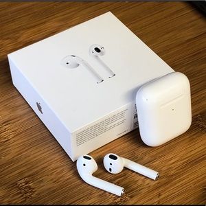 AirPods 2nd generation wireless charging case